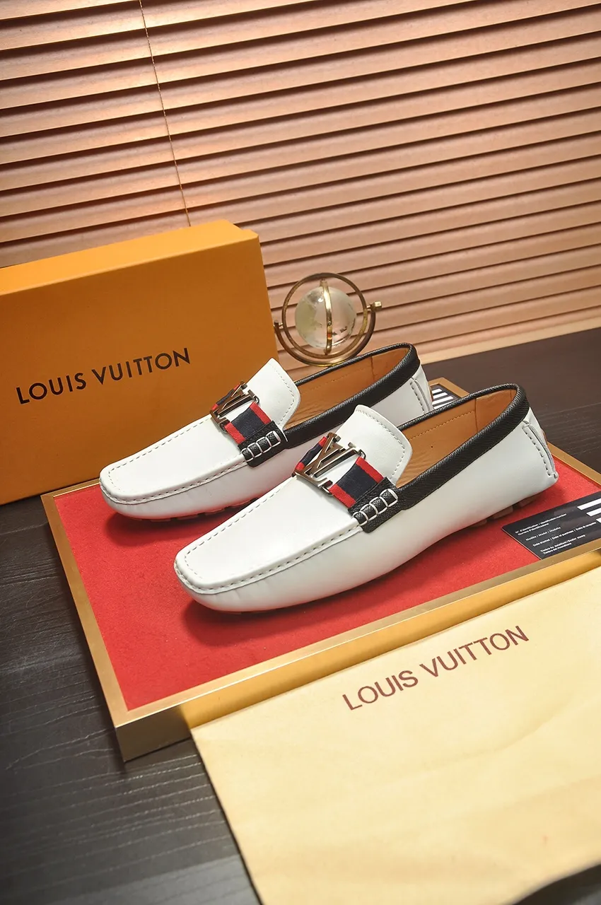 Men's men's shoes 💰420💶 [LV Doudou shoes] (water-dyed cowhide lining) new model is on the market, available on the official website. The new Doudou shoes are processed into single-color materials, and the uppers are made of imported cowhide material. The body of the shoe is fully hemmed with mark thread, and is lined with imported original cowhide leather. The elegant shoe shape is super suitable for all-matching, and the size is 38-44.